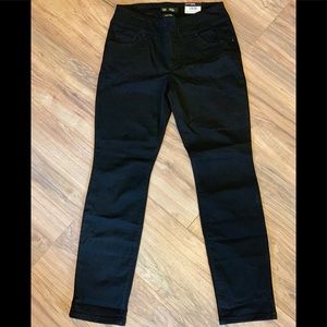 LEE Petite Sculpting Fit Slim Leg Pull On Jean